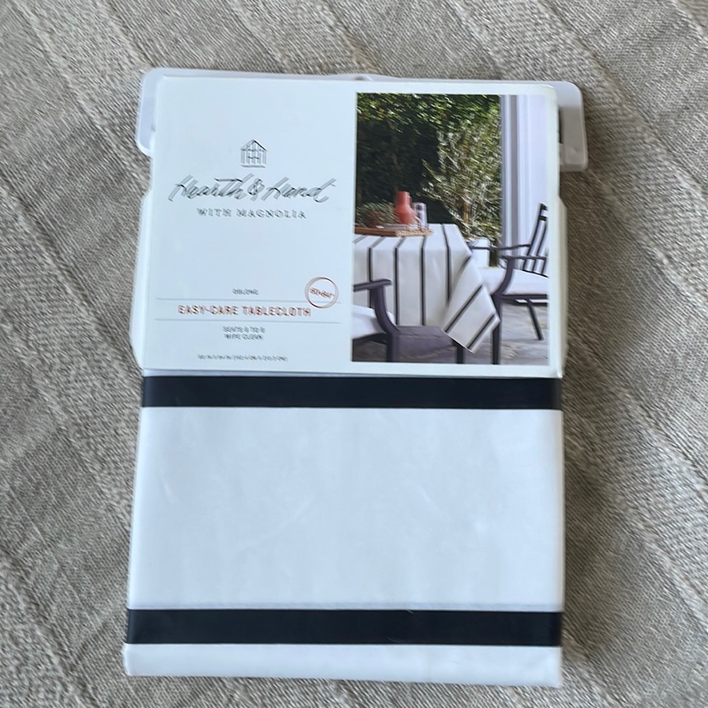Hearth & Hand with Magnolia Oblong Easy -Care Tablecloth NWT